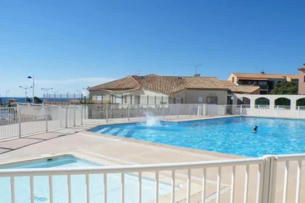 Appartement Studio Lumineux, Avec Vue Mer - Conciergerie Regnier - à Sausset-les-Pins Extérieur photo